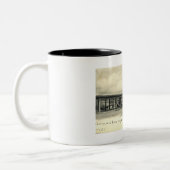 Montclairの駅、ニュージャージーの1905年のヴィンテージ ツートーンマグカップ (左)