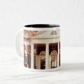 Monticelloの東に前部 ツートーンマグカップ (正面左)