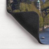 Montlakeの橋および滝山 マウスパッド (コーナー)