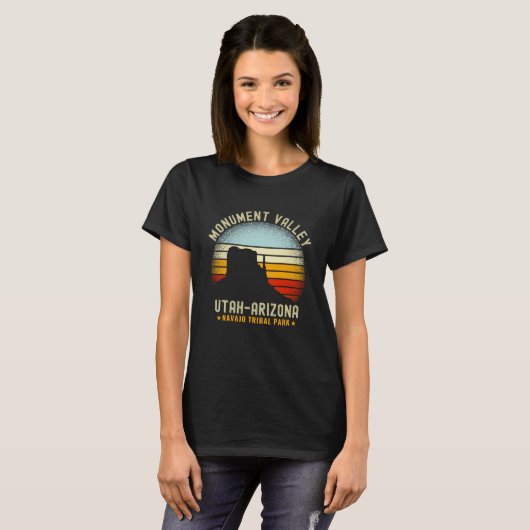 Monument Valley Retro Scenery Utah Tシャツ (正面フル)