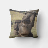 Monuments | Easter Island, Chile クッション (裏面)