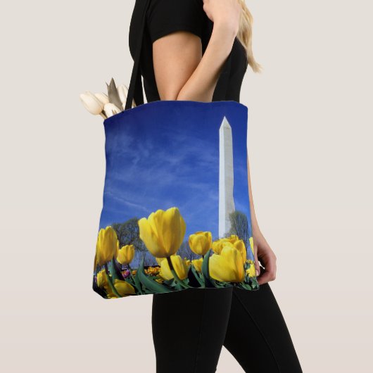 Monuments | Washington Monument in Spring トートバッグ (クローズアップ)