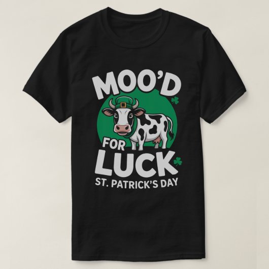 Moo’d for Luck – Funny Cow St. Patrick’s Day Tee Tシャツ (デザイン正面)