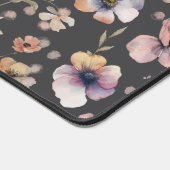 Moody Boho Watercolor Blush Wildflowers Pattern デスクマット (コーナー)