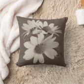 Moody Brown Daisy Custom Monogram Chince Pillow クッション (ブランケット)