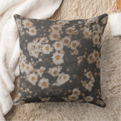 Moody Daisy Drift Throw Pillow クッション (ブランケット)