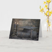 Moody Dark Romance Celebratory Graduation カード (黄色い花)