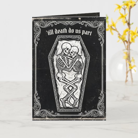 Moody Dark Victorian Gothic Romance カード (黄色い花)