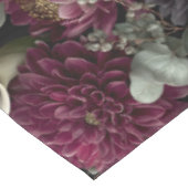 Moody Floral Pattern with Dahlias and Calla Lilies テーブルクロス (アングル)
