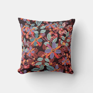 Moody Midnight Floral Folk Art Pattern Pillow クッション