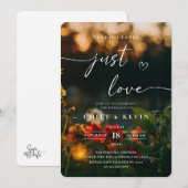 Moody Romantic Script Floral Photo Wedding  招待状 (正面/裏面)