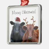 Mooeyのクリスマスの休日の衣裳の牛 メタルオーナメント (左)