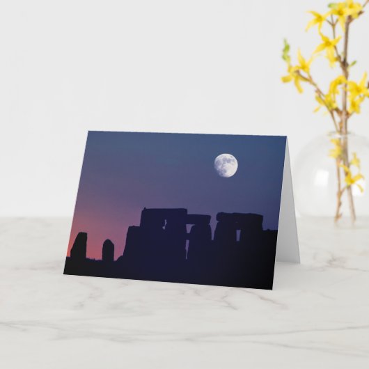 Moon Over Stonehenge | Wiltshire, England カード (黄色い花)