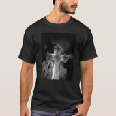 Moonlit Gothic Cross With Crows Tシャツ (正面)