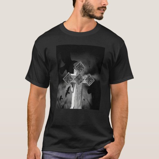 Moonlit Gothic Cross With Crows Tシャツ (正面)