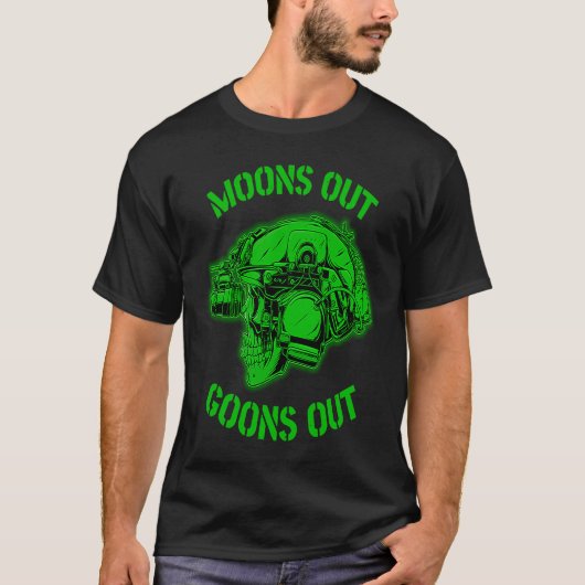 MOON'S OUT GOONS OUT Skull Helmet NVGs Military Me Tシャツ (正面)