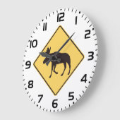 Moose Crossing Road Sign Wildlife Safety ラージ壁時計 (傾斜)