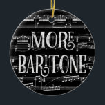 More Baritone Chalkboard -白黒歌手 セラミックオーナメント<br><div class="desc">黒白と白のミュージカル記譜シート音楽の背景と黒板の効果を特徴とするきちんとしたモアBaritoneデザイン。</div>