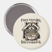 More noodles less problems raccoon eating ramen マグネット (正面/裏面)