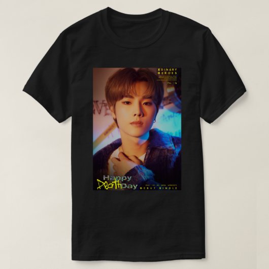 More Then Xdinary 素晴らし Heroes Jungsu Happy Deat Tシャツ (デザイン正面)