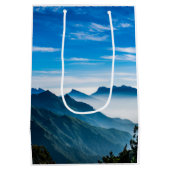 Morning Mountains Mist Landscape ミディアムペーパーバッグ (裏面)