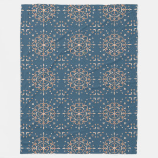 Moroccan Inspired Blue and Tan Medallion Pattern フリースブランケット