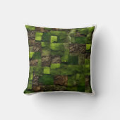 Moss & Bark Patchwork Biophilic Macro-Texture クッション (正面)