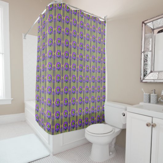 Moss Green with Purple Flowers Shower Curtain シャワーカーテン (インサイチュ)