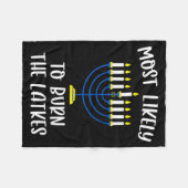 Most Likely To Burn The Latkes Hanukkah Group Matc フリースブランケット (正面(横))