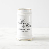 Most trendy Mr and Mrs custom wedding beer steins ビールジョッキ (中央)