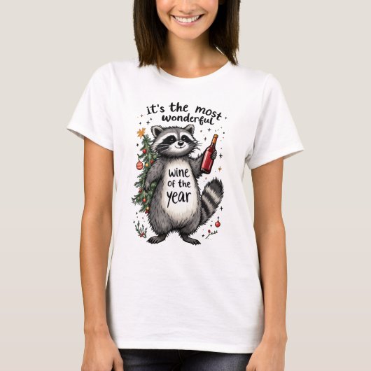 Most Wonderful Wine of the Year Raccoon  Tシャツ (正面)