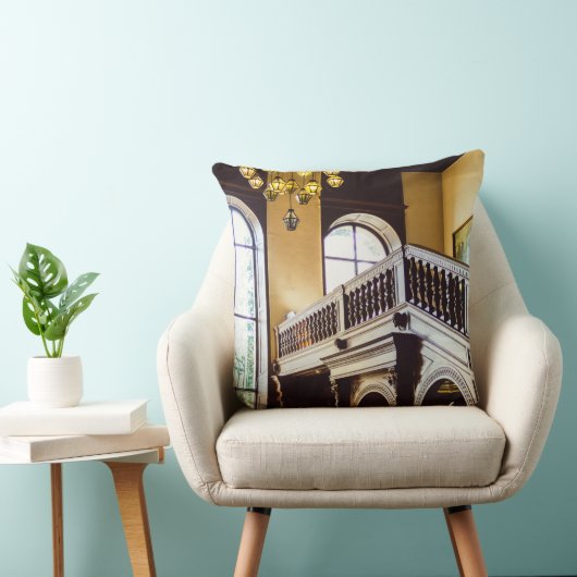 Mosznaの城の木の内部の建築 クッション (椅子)