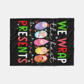 Mother Baby Unit Christmas Labor And Delivery Nurs フリースブランケット (正面(横))