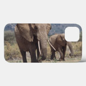 Mother elephant walking with elephant calf Case-Mate iPhoneケース (裏面 (横))