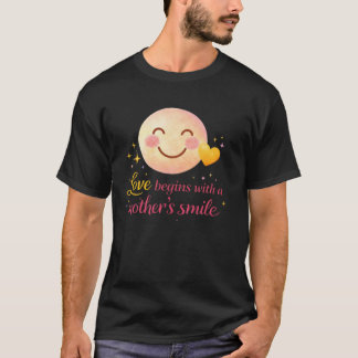 Mother’s Smile Love Quote Minimal Heart Design Tシャツ