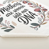 Mothers Are Woven Into Our DNA シェルパブランケット (3/4)