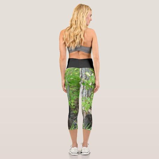 Mothr Black Bear Nuring Two Cubs カプリレギンス (裏面)