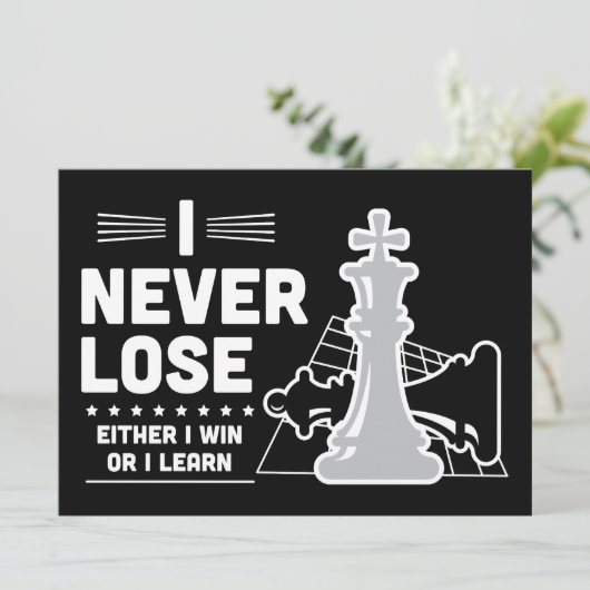 Motivational Never Lose Chess Quote Black White カード (スタンド正面)