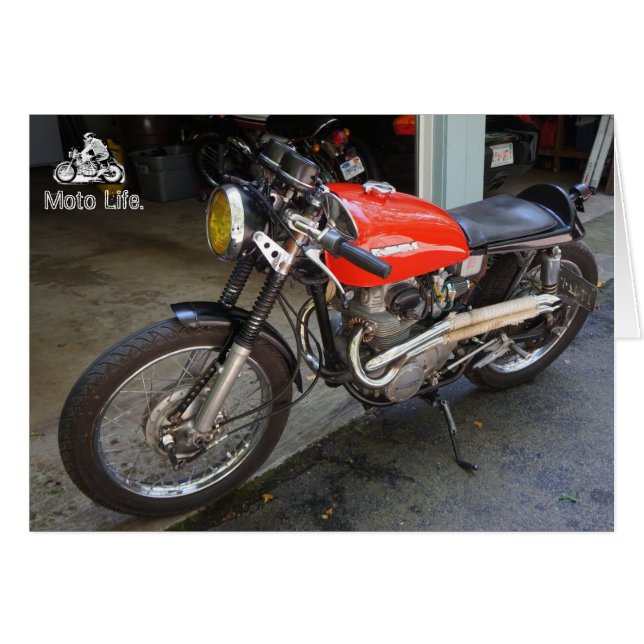 Motoの生命までに少し赤いオートバイ、 (正面横)