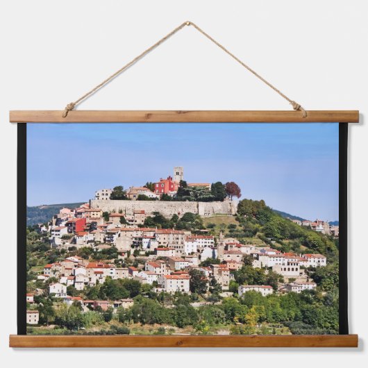 Motovun Croatia 吊り下げ型タペストリー (正面)