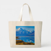 Mount Cook Overlooking Lake Pukaki, NZ Large Tote  ラージトートバッグ (裏面)