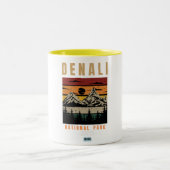 Mount Denali Alaska Mug – Scenic Mountain Coffee ツートーンマグカップ (中央)
