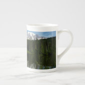 Mount Rainier Lake Reflection with Wildflowers ボーンチャイナマグカップ (右)