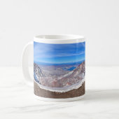 Mount Saint Helens Stratovolcanoの頂上のパノラマ コーヒーマグカップ (正面左)