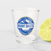 Mount Shasta California Beautiful Landscape ショットグラス (正面)