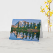 Mount Shuksan mirrored in Reflection Lake カード (黄色い花)