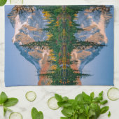 Mount Shuksan mirrored in Reflection Lake キッチンタオル (折り畳み)