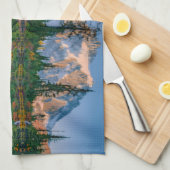 Mount Shuksan mirrored in Reflection Lake キッチンタオル (四つ折り)
