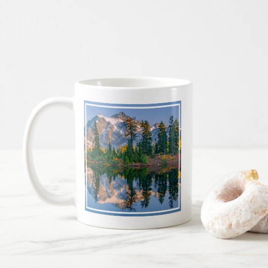 Mount Shuksan mirrored in Reflection Lake コーヒーマグカップ (ドーナツ)