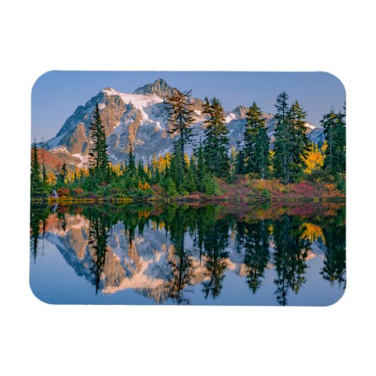 Mount Shuksan mirrored in Reflection Lake マグネット (横)